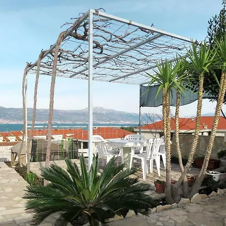 Vera Hotel apartamentowy Trogir