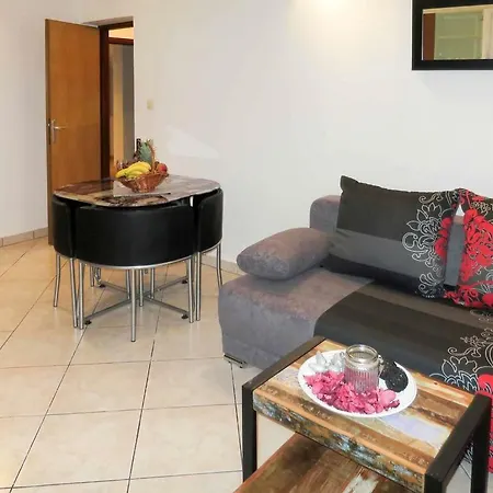 Vera Apartahotel