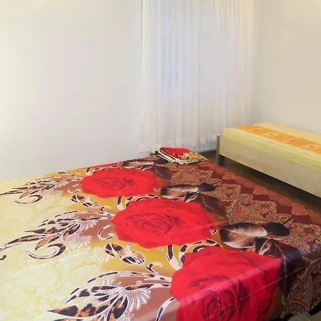 Vera Apartahotel
